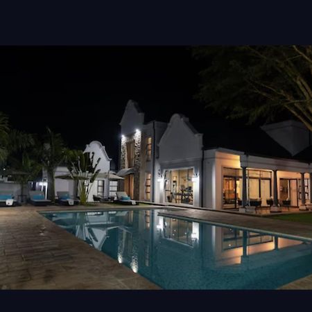 Ezulwini Villa Hotel Хараре Екстер'єр фото